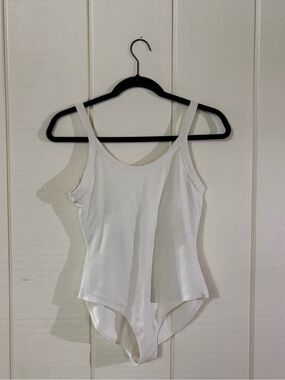Girlfriend Collective Bodysuit in White Size M